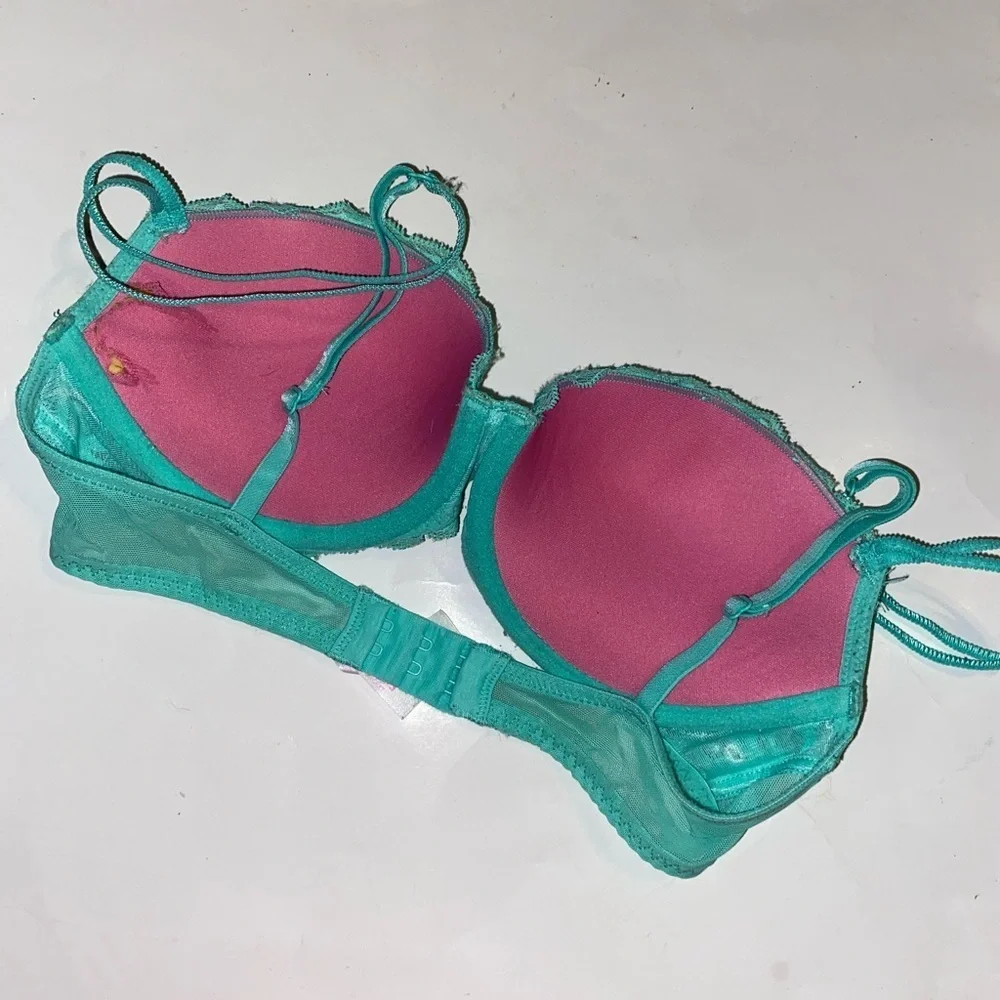 VS Pink bra - Picture 2 of 4